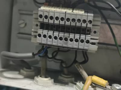 夜班维修手记：五个故障与一次紧急救援