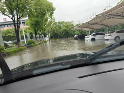 夜班暴雨周记